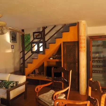 Tasajillos, Vivienda De Uso Turistico Nyaraló *